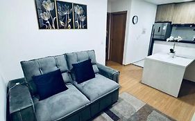 Apartamento novo e completo próximo Arena Pantanal